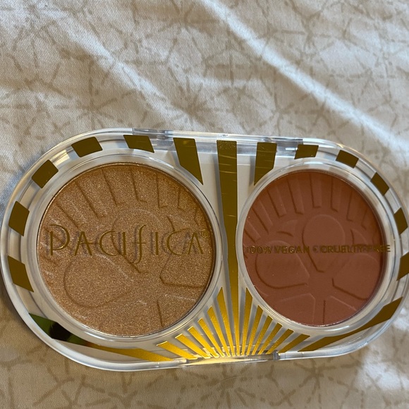 Highlighter & Blush from PACIFIA COSMETICS - Picture 3 of 6